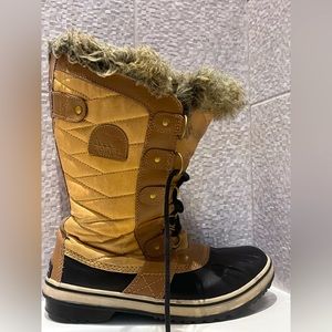 Sorel tall boots with fur women’s size 8 EUC